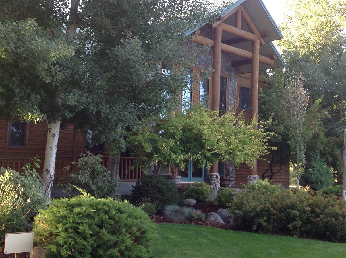 Blue Heron Inn Bed And Breakfast Rexburg Bagian luar foto