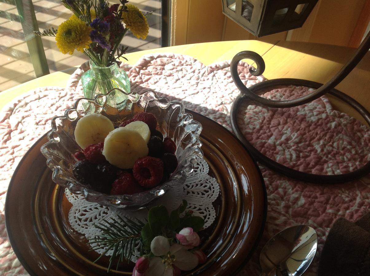 Blue Heron Inn Bed And Breakfast Rexburg Bagian luar foto