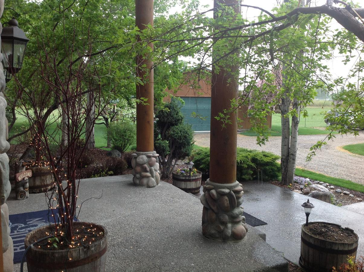 Blue Heron Inn Bed And Breakfast Rexburg Bagian luar foto